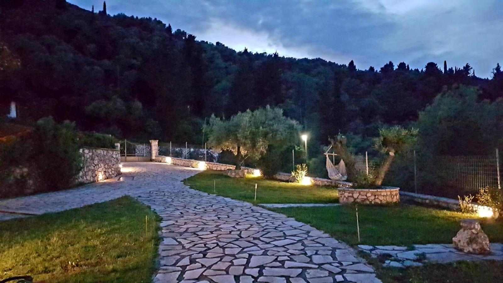 Villa Artemis Nikiána Rom bilde
